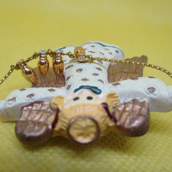 Angel Brooch Resin Angel With Moving String Of Christmas Lights Brooch Angel - Picture 5 of 9